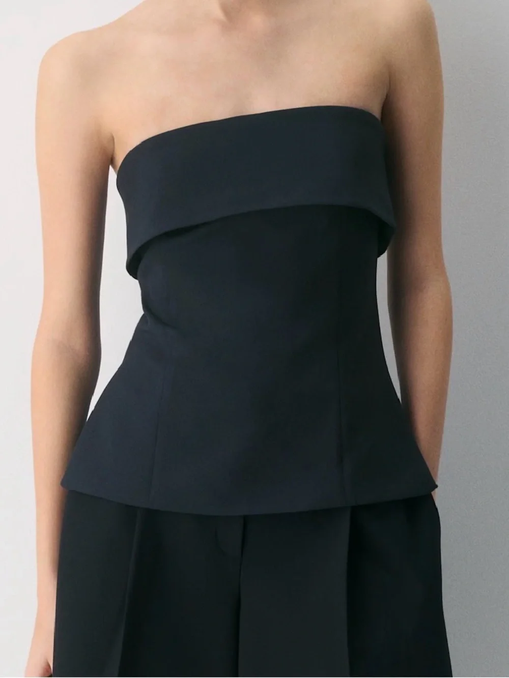 Aritzia Black Strapless Fold-Over Peplum Top - Picture 1 of 5